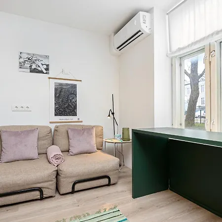 Cozy With Free Parking In The Centre Apartment *