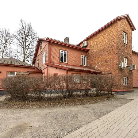 Cozy With Free Parking In The Centre