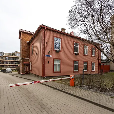 Cozy With Free Parking In The Centre *