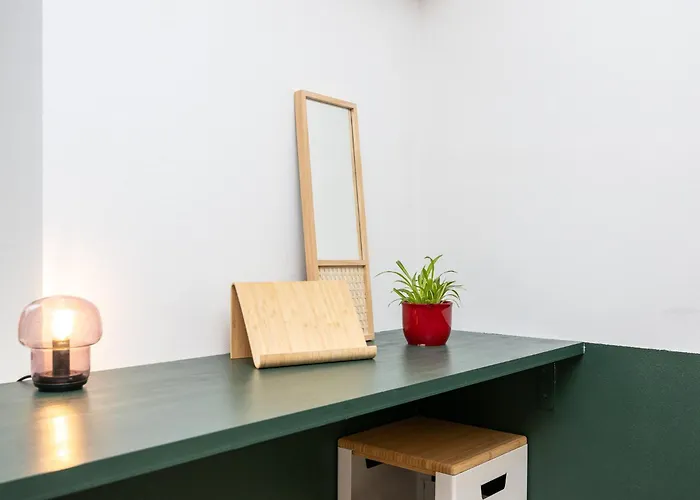 Cozy With Free Parking In The Centre Apartment